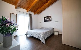 Dicentra Guest House